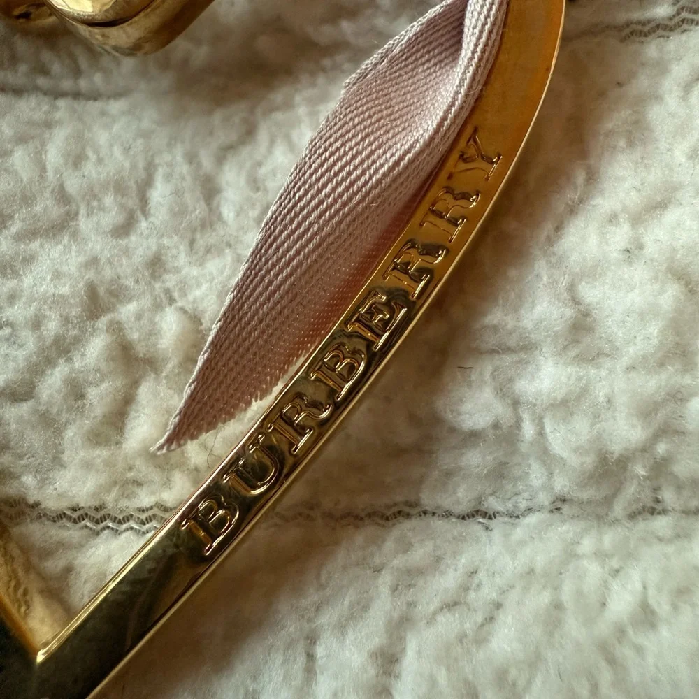 Burberry Gold Heart Keyring/Bagcharm with Ribbon - Picture 3 of 5